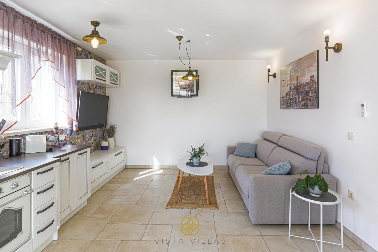 Vista Villas - Salty Kisses Apartment Villa S Ražanac Екстериор снимка